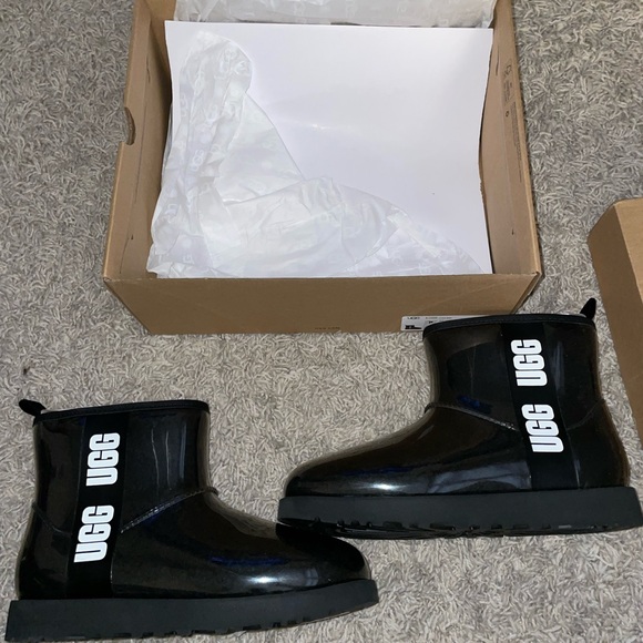 UGG Black classic clear mini boots - Picture 1 of 4